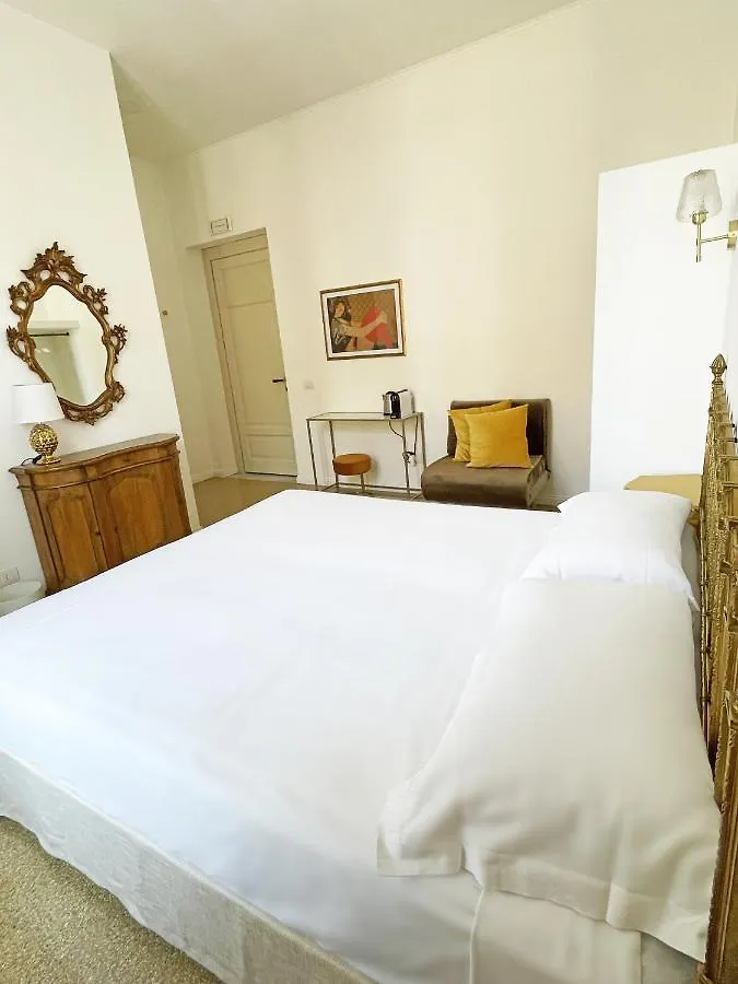 Isola - Smart Aparthotel Messina Bed & Breakfast