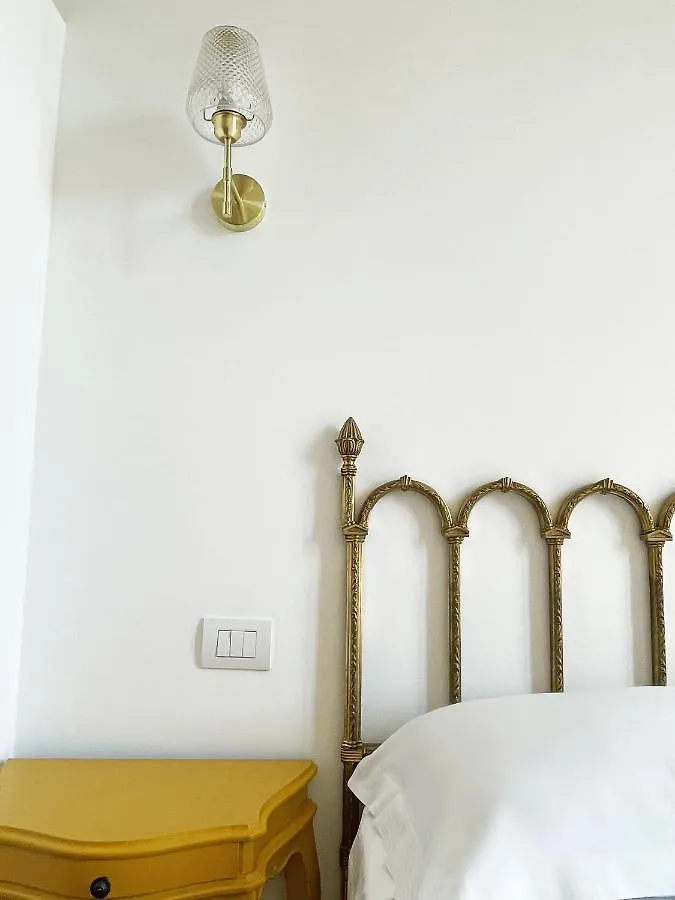 Bed & Breakfast Isola - Smart Aparthotel Messina Italy