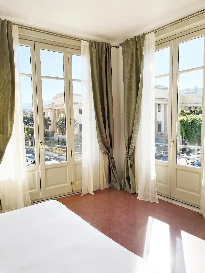 Isola - Smart Aparthotel Messine Couette-café
